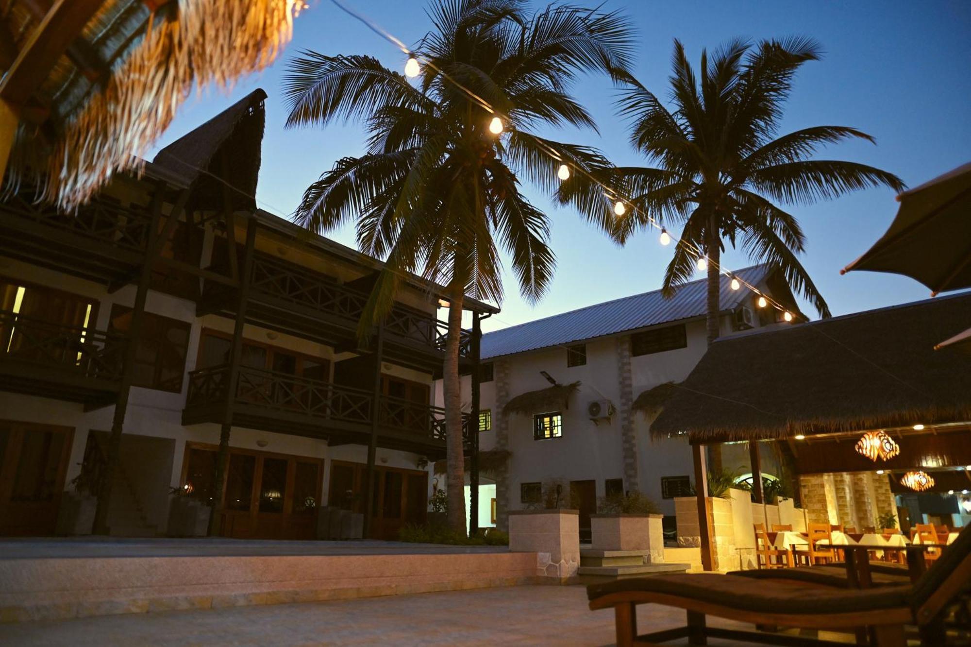 Hotel Baobab Cafe Morondava Exterior foto